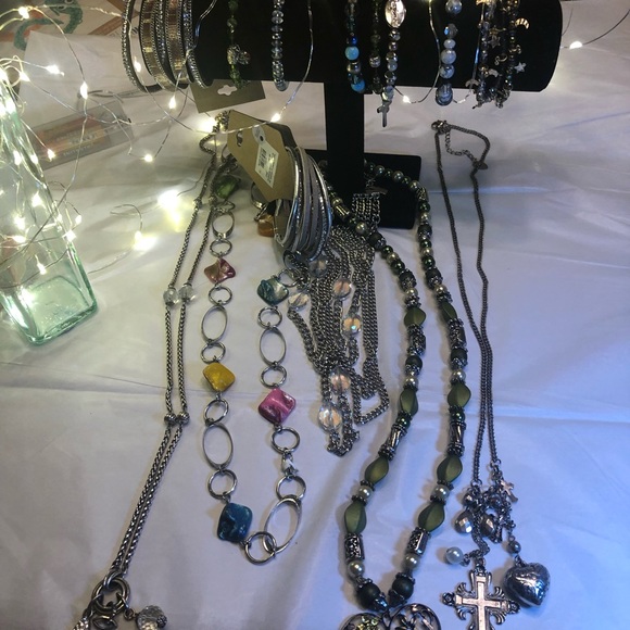 Jewelry bundle - Picture 3 of 9